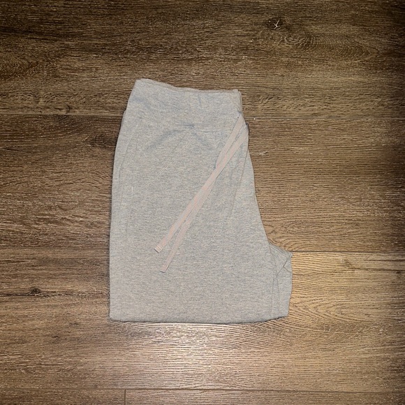 Athletic Works Heather Gray Capris - Picture 4 of 4